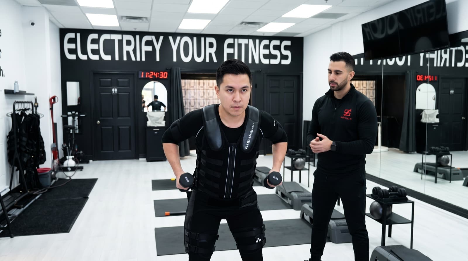 Just 20 Minutes: How EMS Replaces the Hour-Long Gym Session in 2026